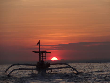 Lovina - Een jukung bij zonsopgang