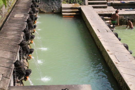 Bali - Zwavelwaterbron Singaraja