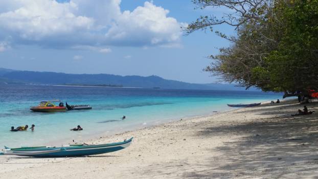 Molukken - Strand op Ambon