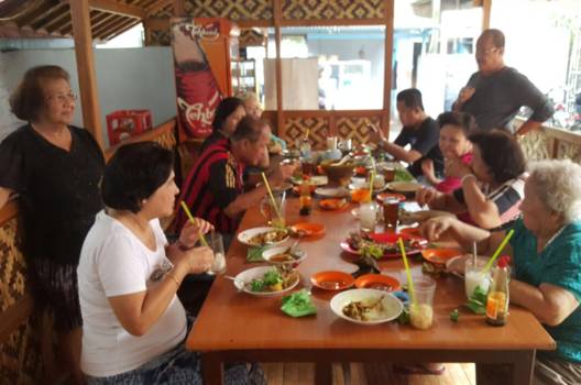 Jakarta - Pondok restaurant/seafood, onderweg