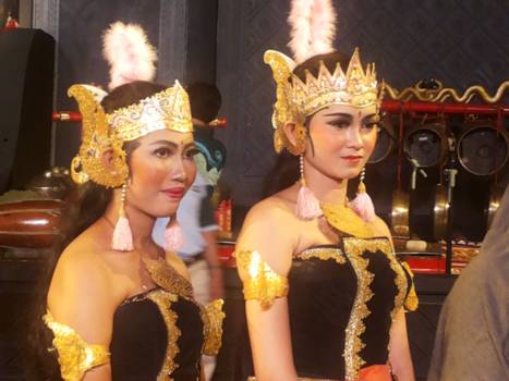 Bali - Traditional dancers