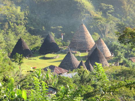 Kleine Soenda-eilanden - Het dorp Wae Rebo.