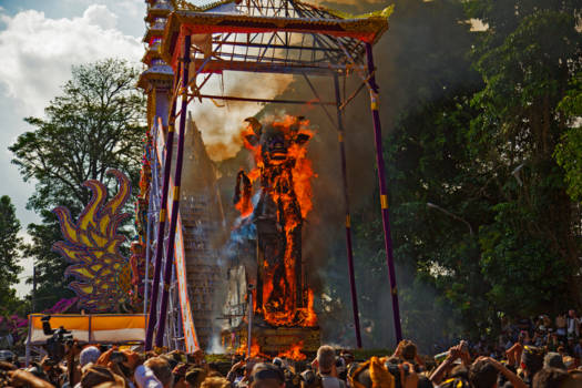 Bali - Koninklijke Crematie in Ubud, Bali