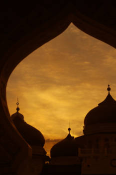 Sumatra - Serene rust valt over de stad Banda Aceh tijdens de Ramadan