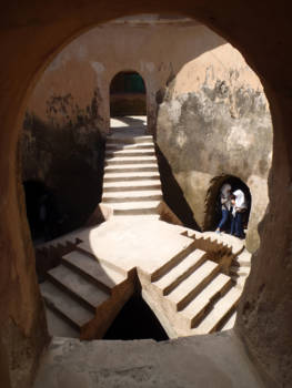 Yogyakarta - Ondergrondse moskee tijdens een schooluitje