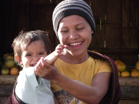 Flores - Teenage mother