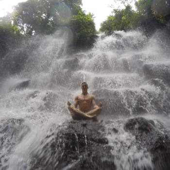 Bali - Zen modus in de Kanto Lampo waterfall