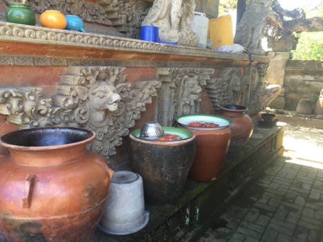 Bali - Offers plaatselijke bevolking. Pura Puseh in Batuan op Bali