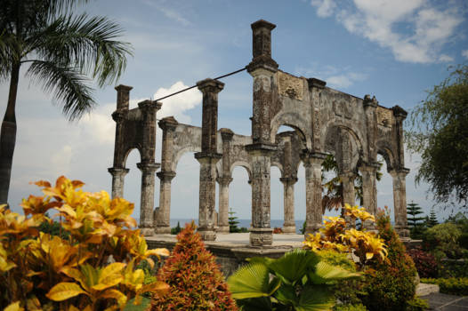 Bali - Ruine bij waterpaleis te Ujung