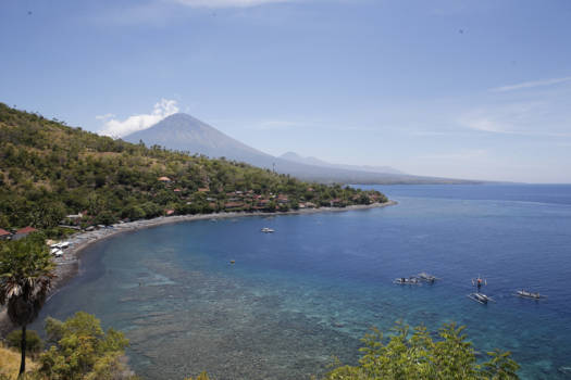 Bali - Schitterend uitzicht over de baai van Amed in Bali