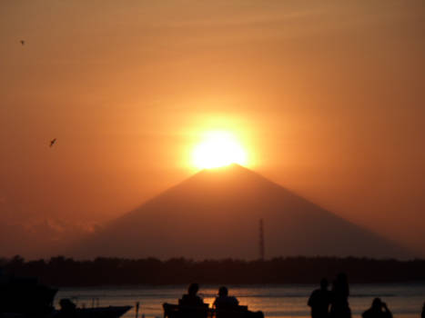 Bali - uitzicht vanaf Gilli op de "brand"