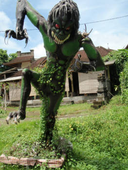Ubud - Gastvrijheid op Bali bij de entree in Ubud in Singakerta: U kunt gerust Uw auto verla