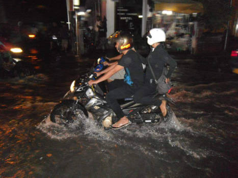 Bali - Bali: daarom dus hoge stoepranden...