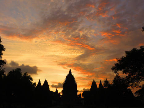 Prambanan - Super mooie 'ster'zonsondergang bij Prambanan