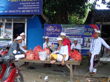 Sanur - nog effe  "socializen"...............