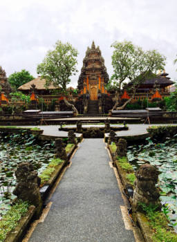 Bali - Watertempel Bali op een grauwe dag.