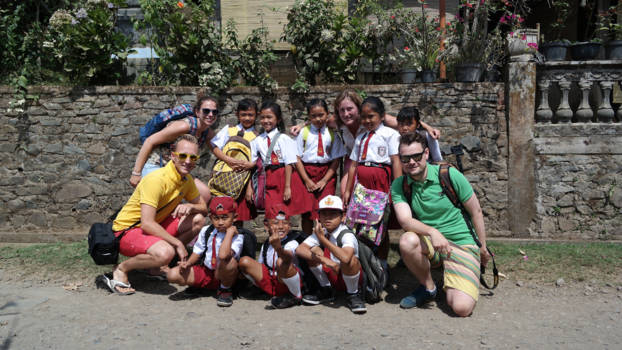 Sidemen - een leuk schoolklasje dat heel graag met ons op de foto wilde