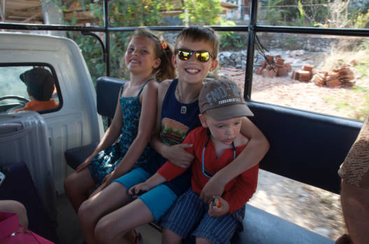 Nusa Lembongan - Lol in de " taxi"