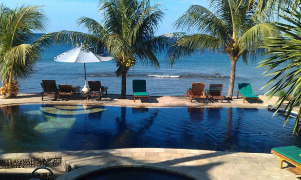 Bali - Zwemmen naast de zee