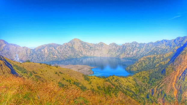 Gunung Rinjani - Uitzicht over de krater van de Rinjani