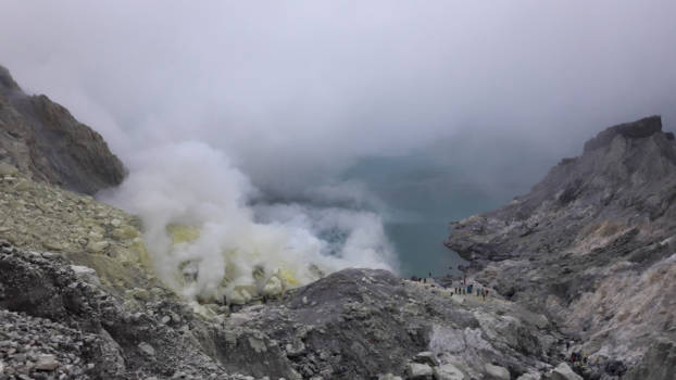 Java - Kawa Ijen gesluierd in mist