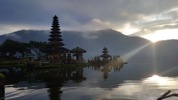 Bali - Beautiful Golden Morning Sunbeams