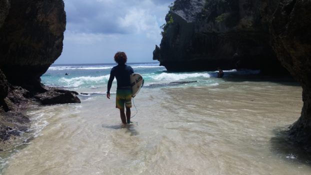 Surfen Bali - Surfer Uluwatu