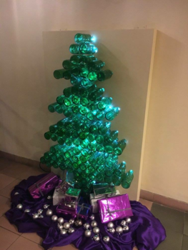 Java - Bijzondere kerstboom in Jogjakarta Plaza hotel