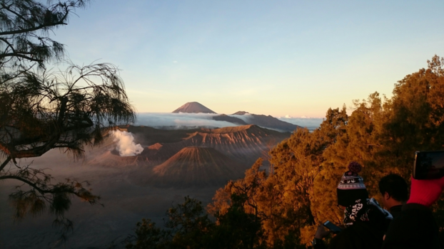 Rondreis Java - Five o'clock - Sunrise Bromo vulcano.