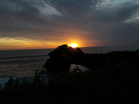 Bali - Zonsondergang bij Tannah Lot tempel in Bali