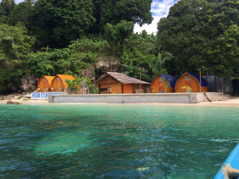 Molukken - Larike beach