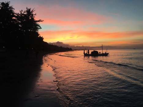 Lovina - Kleurrijke avond