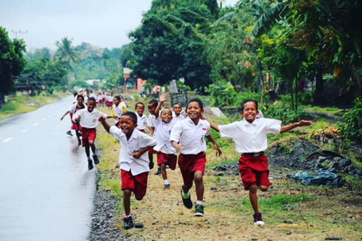 Flores - I travel not the escape life but for life not to escape me