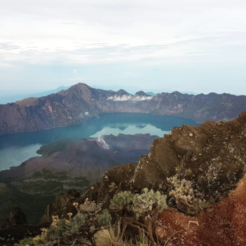 Gunung Rinjani - Early morning trekking to the top of Rinjani