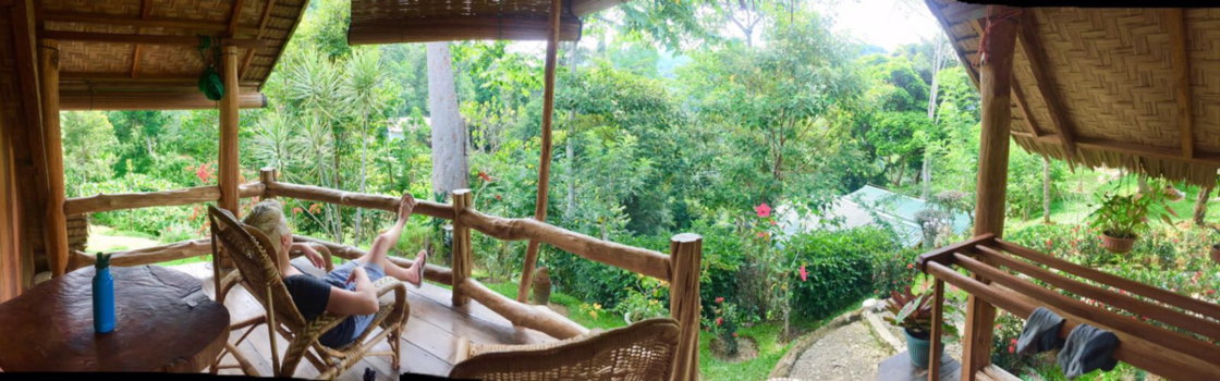 Sumatra - Bijkomen na een trekking in de jungle van Sumatra