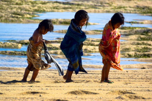 Lombok - Sisters in Lombok