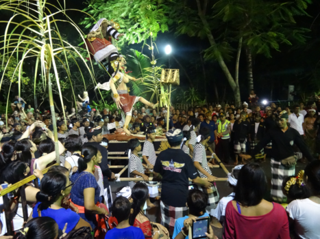 Bali - Ons eerste Ogoh Ogoh feest dat wij met deze blijde Balinese mensen mochten vieren