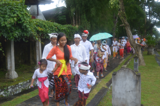 Bali - Dagelijks ritueel in klederdracht