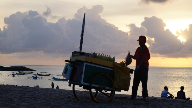 Denpasar - de avond verkoper