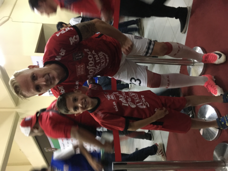 Rondreis Bali - Wedstrijd bezocht van Bali United met mijn zoontje en de chauffeur mocht ook mee!