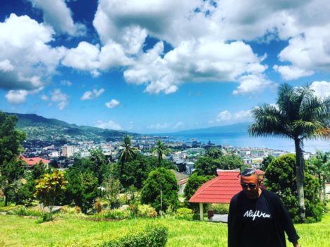 Molukken - Eiland in de wolken