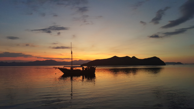 Komodo - Sunset komodo islands