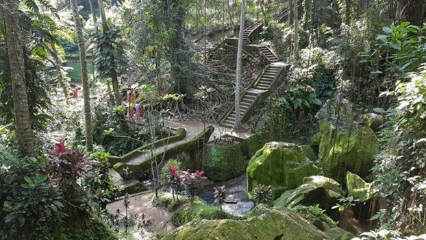 Rondreis Indonesië in vier weken - Elepgant temple Bali