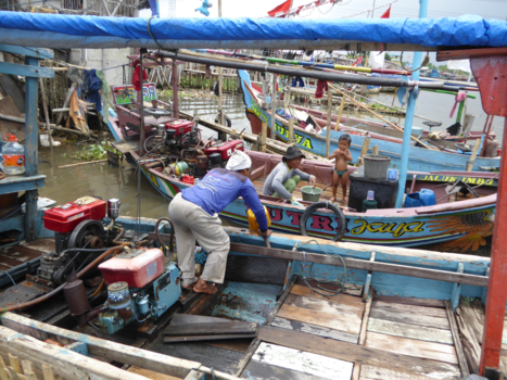 Jakarta - Kleurrijke vissersboten in Jakarta