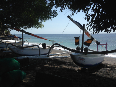 Bali - Vissersbootjes op het strand