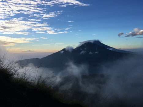 Bali - Toen Mount Agung nog rustig was...