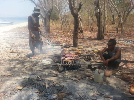Flores - Fresh fish on a bbq (17islands)