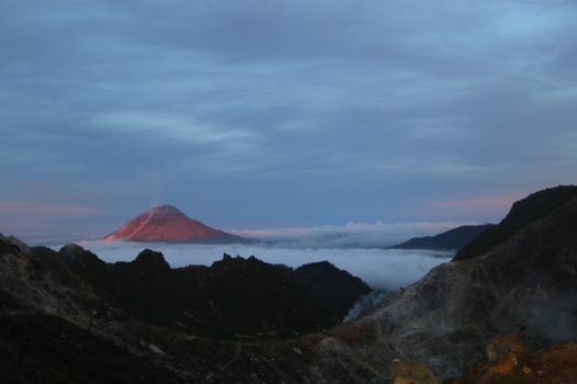 Sumatra - Prachtige vulkaan tijdens zonsopkomst