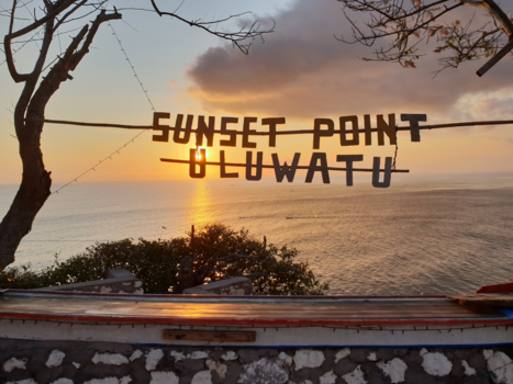 Bali - Prachtige zonsondergang bij Uluwatu