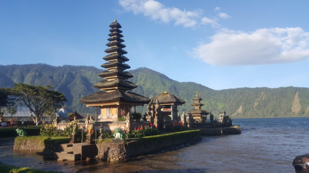 Bali - Balinesian tempelview -Ulun Danu Beratan
